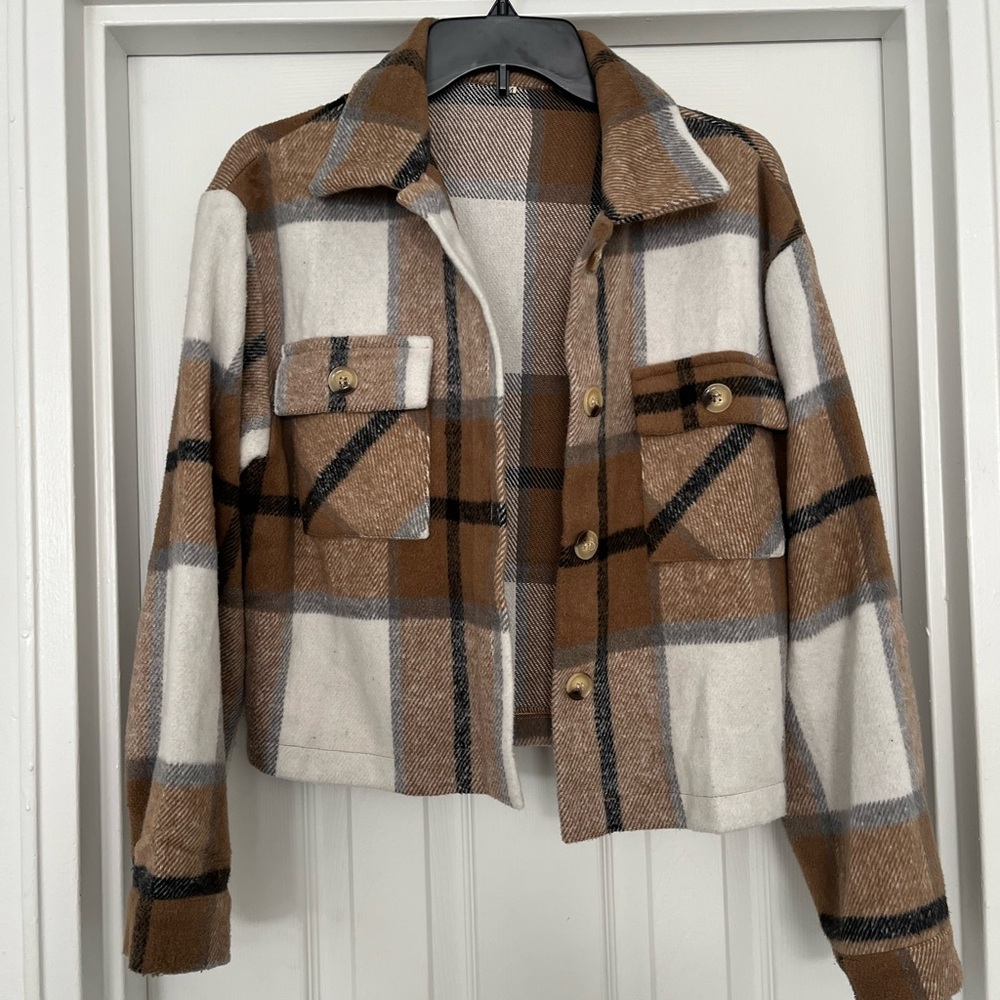 Women’s cropped corduroy shacket